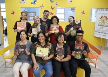 Biblioteca Municipal recebe doação de livros do projeto Manhã Literária – Afrocentrando