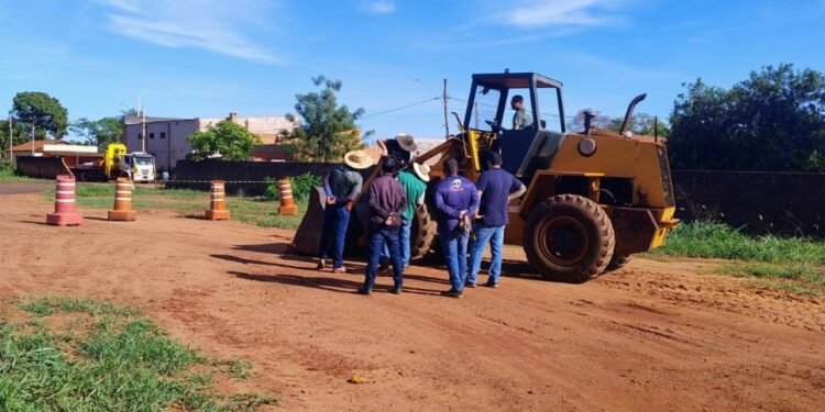 Curso de operador de pá carregadeira capacita motoristas em Selvíria